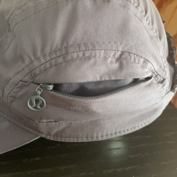 Lululemon hat - Picture 7 of 7